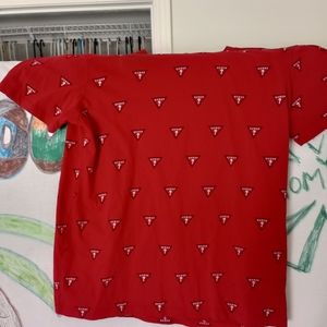 Large red guess shirt